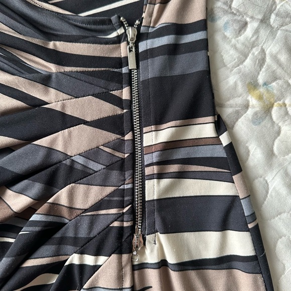 CYC long-sleeve office to dinner dress. - Picture 6 of 8